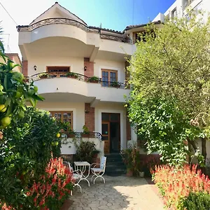  Oda ve Kahvaltı Garden Boutique
